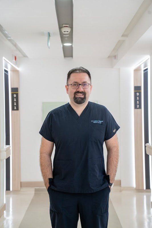 Dr. Çağhan Pekşen - Estetik
