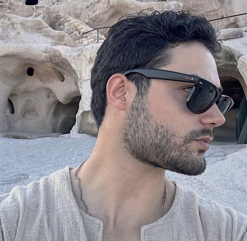 Dr. Muzaffer İnan - Estetik