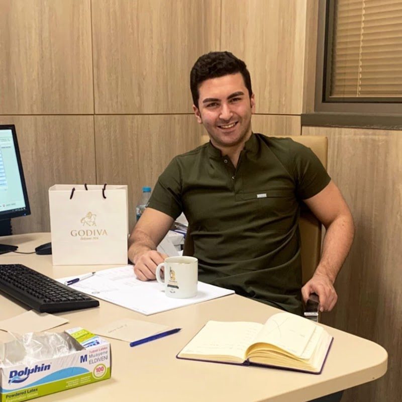 Dr. Mehmet Akkurt