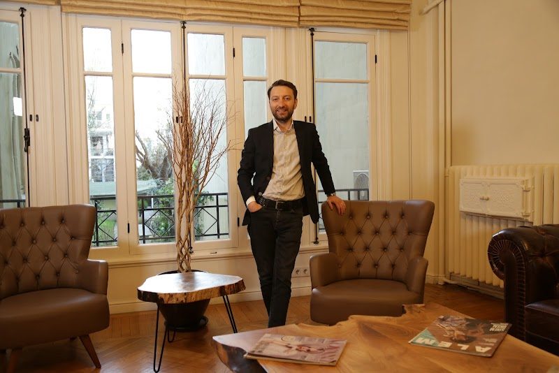 Dr. Erhan Gezer