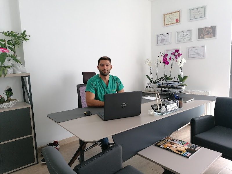 Dr. Talha Ayvaz - Estetik