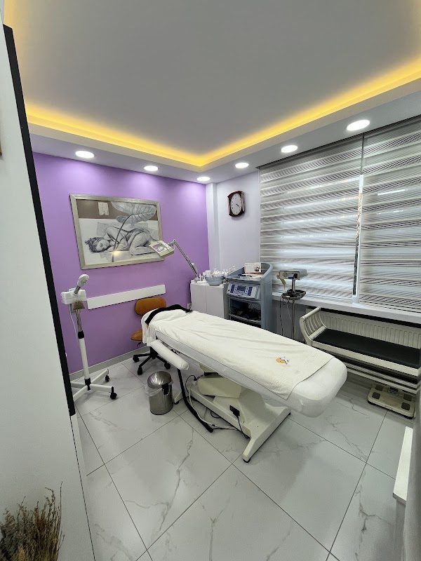 Dr. Adnan Gürcan - Estetik