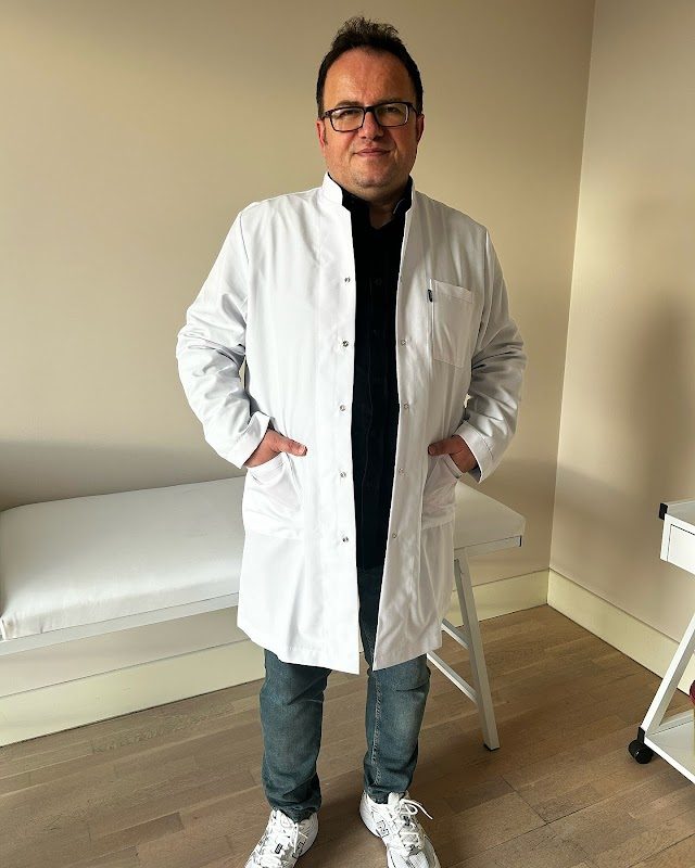 Dr. Özgür Karameşe
