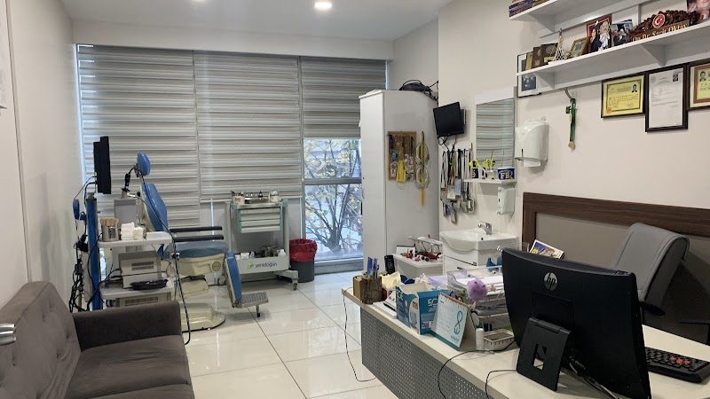 Dr. Cüneyt Ayanoğlu - Estetik