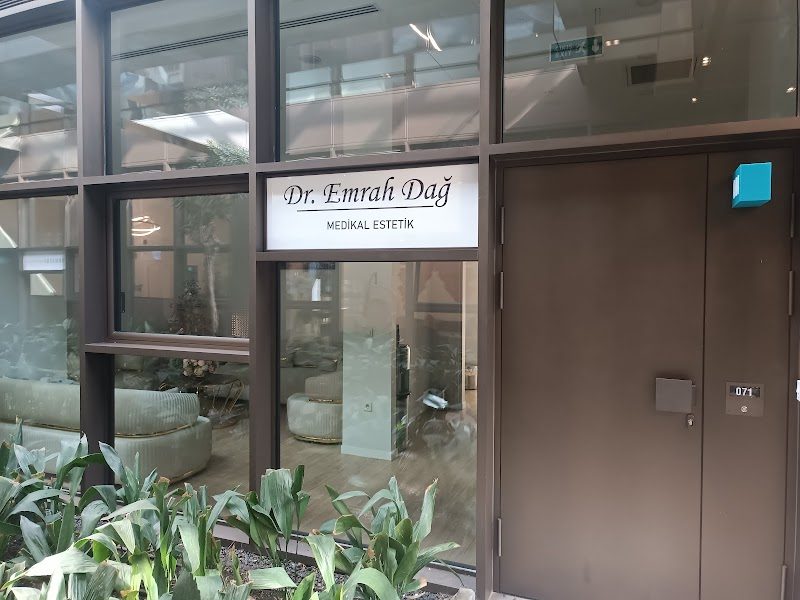 Dr. Emrah Dağ - Estetik