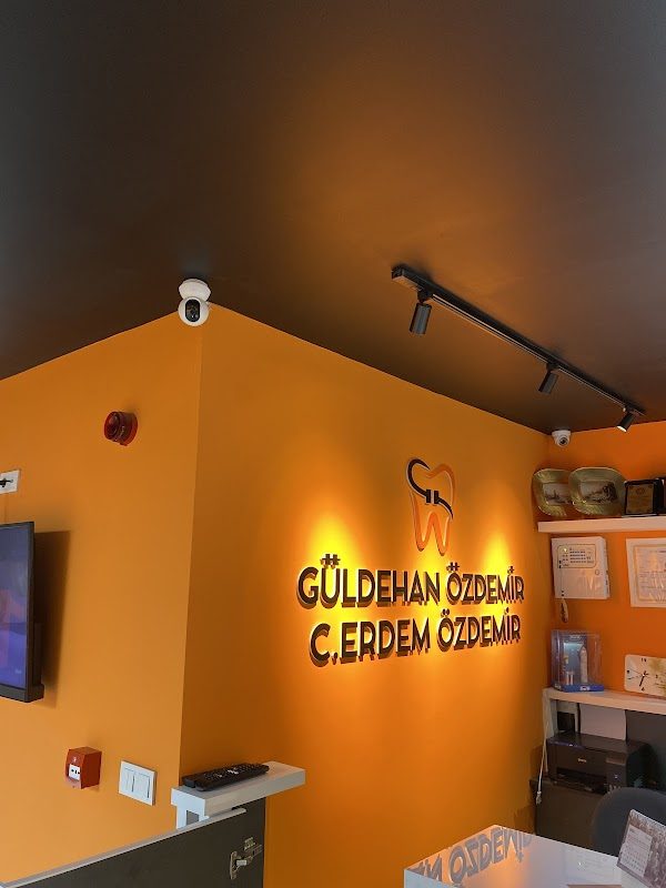 Dt. Cevat Özdemir - Estetik