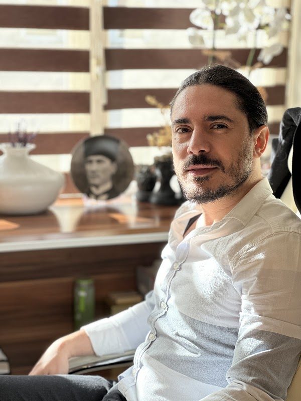 Dr. Ali Oktay