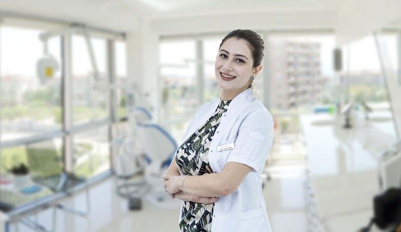 Dt. Elif Beycan - Estetik