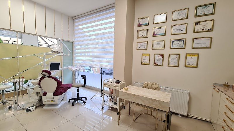 Dt. Şeyma Acar - Estetik