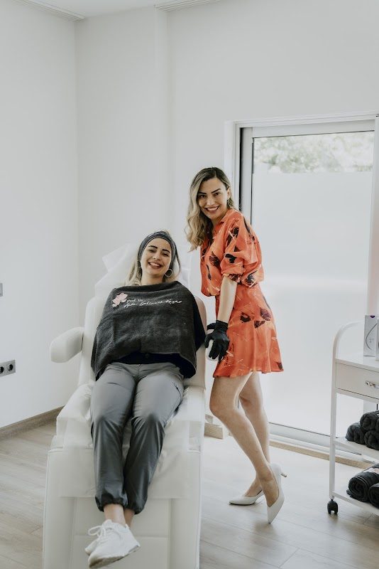 Dr. Nida Gelincik - Estetik